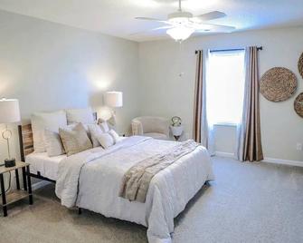 Stylish Two-Bedroom Gem - Thomasville