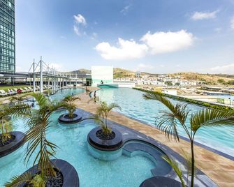 The Stanley Hotel & Suites - Port Moresby - Piscina