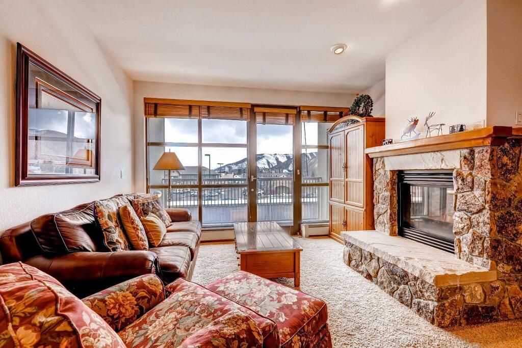 أفون فيليدج