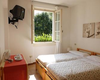 Residence Geranio - Domaso - Ložnice