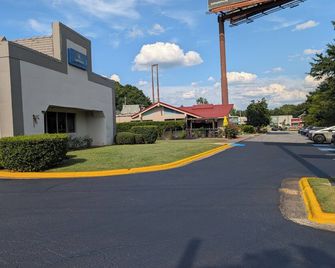 Forsythia Inn - Forsyth