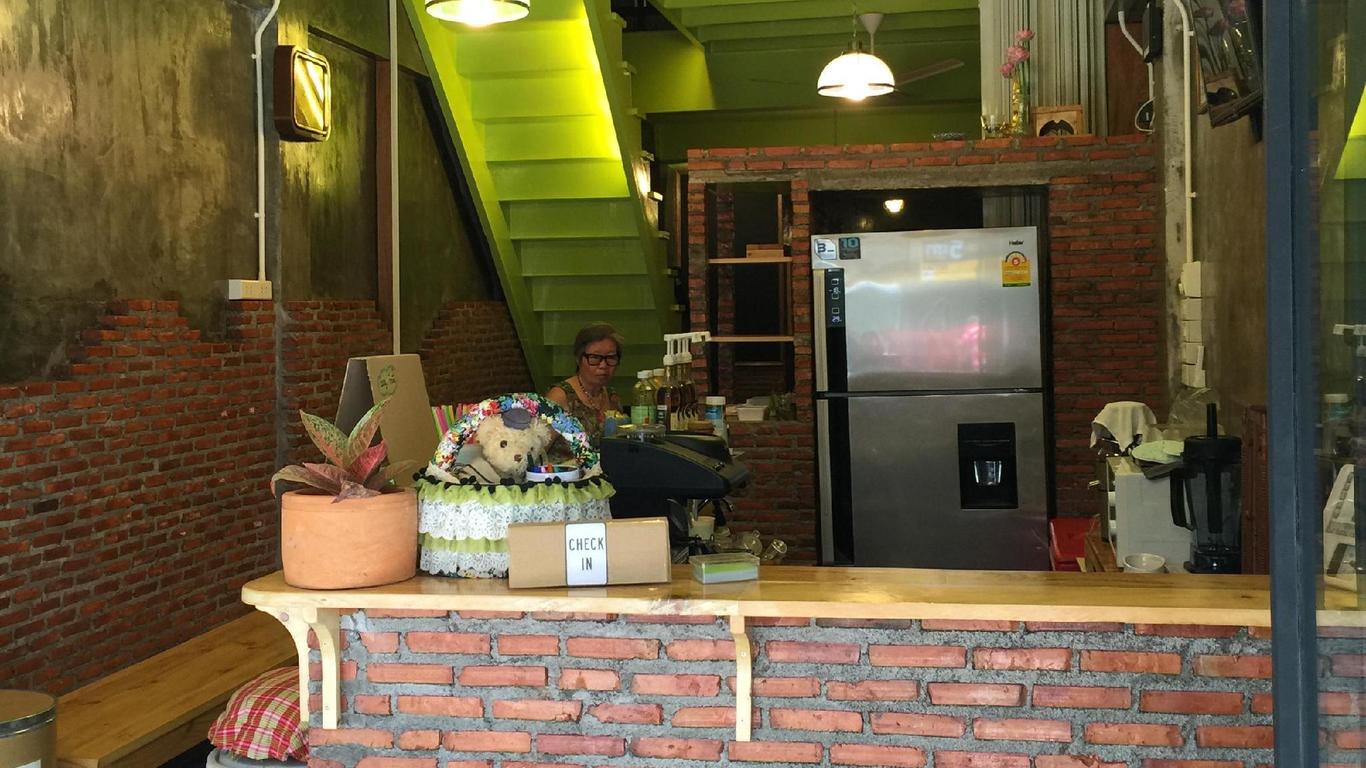 هوم تاون هوستل