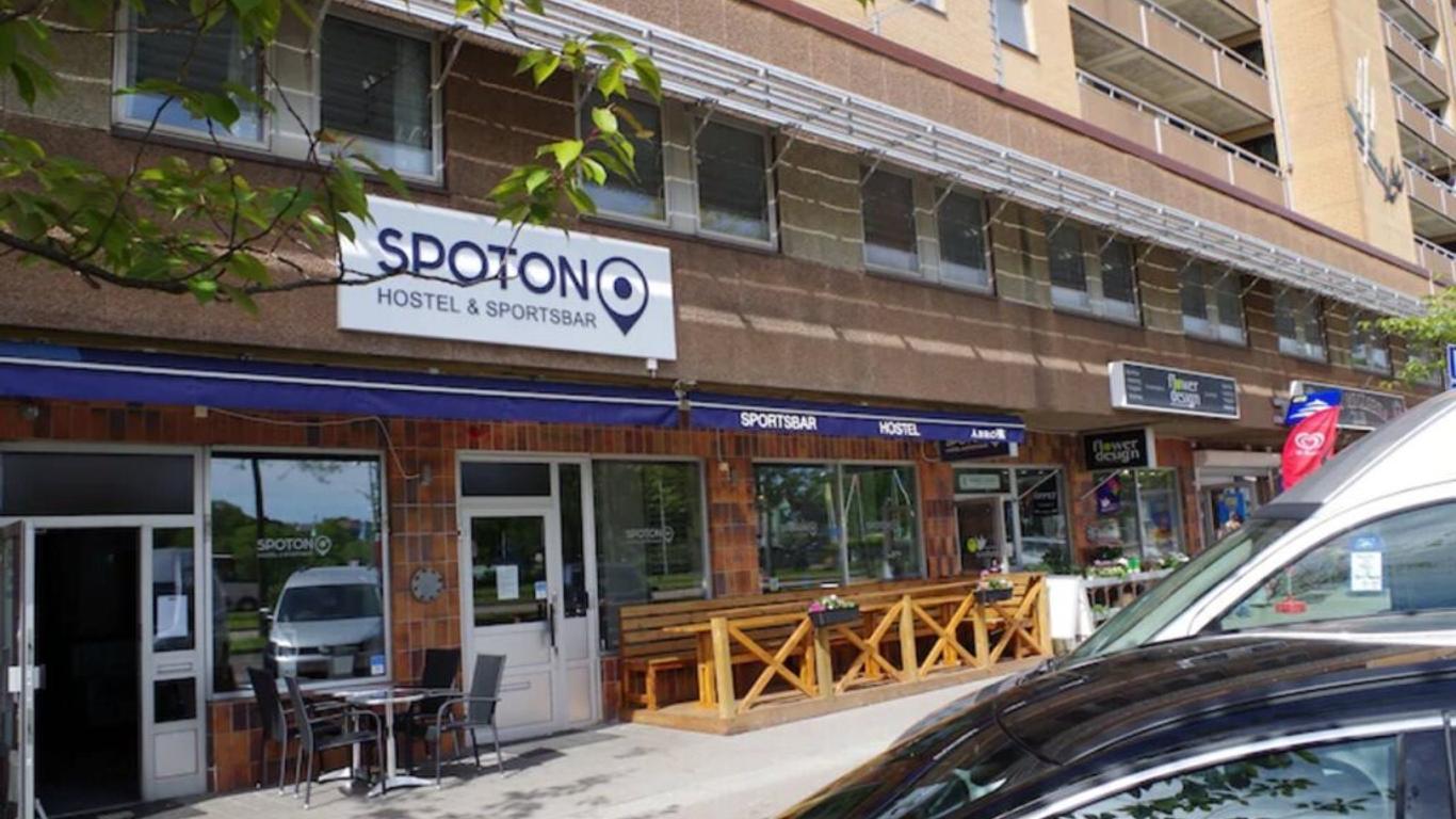 Spoton Hostel & Sportsbar
