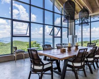 Homecoming Good Yard Guesthouse - Chongqing - Comedor