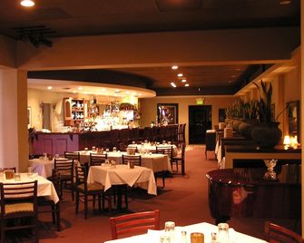Tremont Inn on Main - Marshalltown - Bar