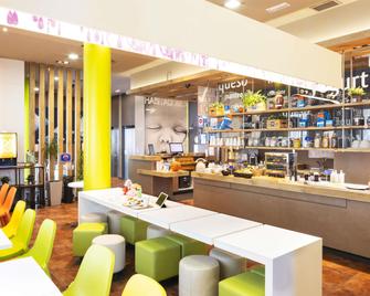 ibis budget Sevilla Aeropuerto - Seville - Bar