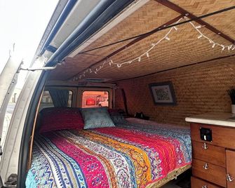 World Famous Shaka Camper - Wailuku - Bedroom