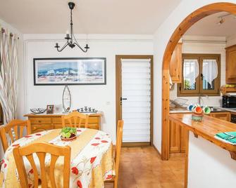 Belvilla By OYO Bon Relax Ii45 - Sant Pere Pescador - Dining room