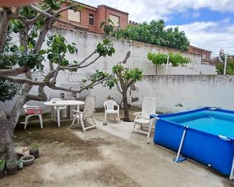 Room-triple Room in Chalet in Toledo - Toledo - Pool