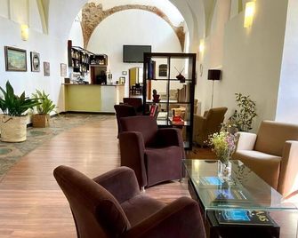 Hotel Convento San Diego - Fuentes de León - Lobby