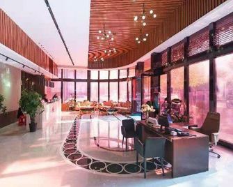 Huanggang Delphi Sanqing Business Hotel - Huanggang - Lobby