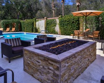 Courtyard by Marriott Tampa North/I-75 Fletcher - Tampa - Piscina