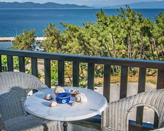 Leandros Hotel - Nea Roda - Balcón