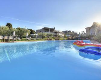 Bella Hotel & Restaurant - San Felice del Benaco - Piscina