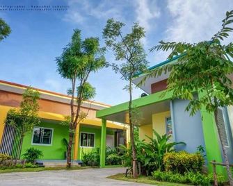 Check in Hotel And Resort - Nong Khai - Gebäude