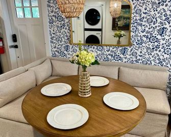 Albertville Historic Charmer - Альбертвілл - Їдальня