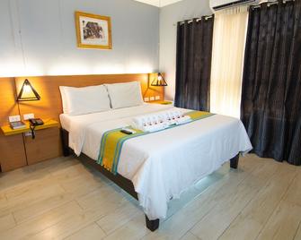 Viven Hotel - Laoag City - Slaapkamer