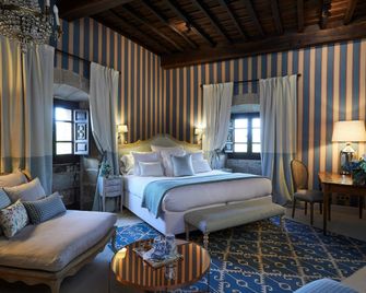 Helguera Palacio Boutique & Antique - Santander - Bedroom