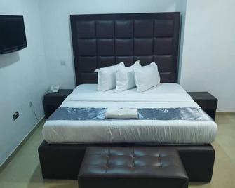 4th Apartment and Suites - Lagos - Bedroom