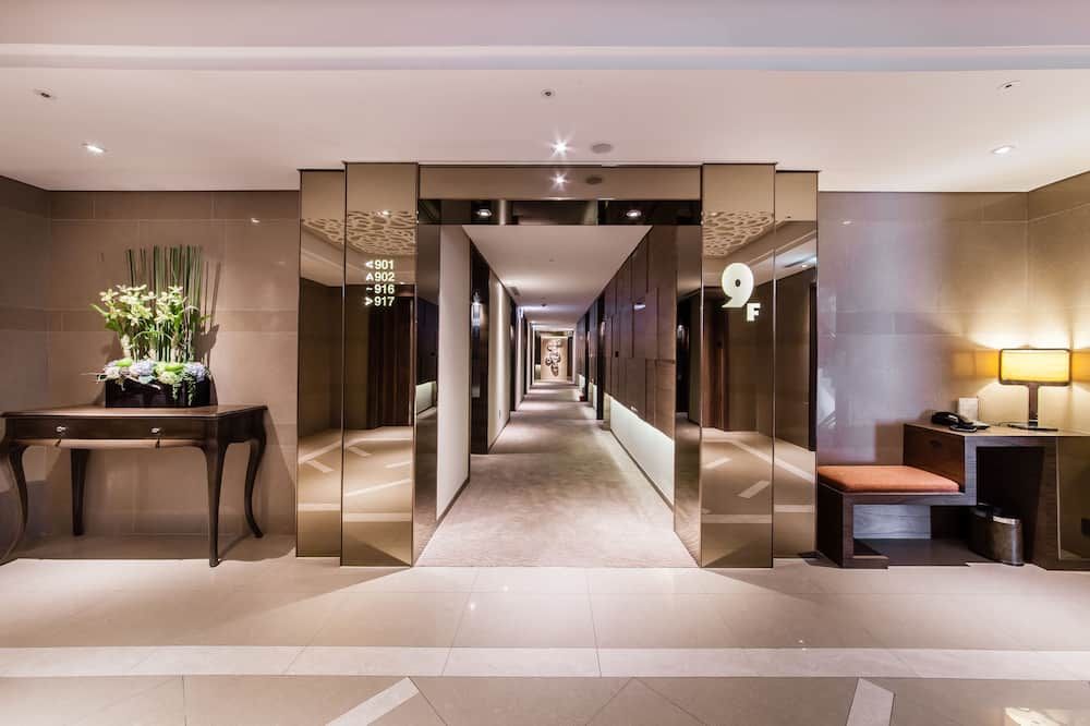 Green World Taipei Station