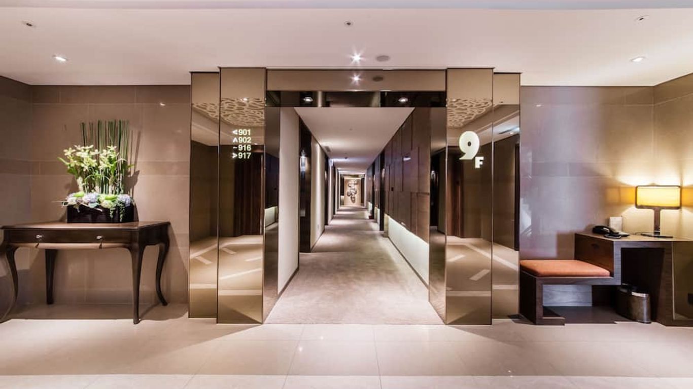 Green World Taipei Station