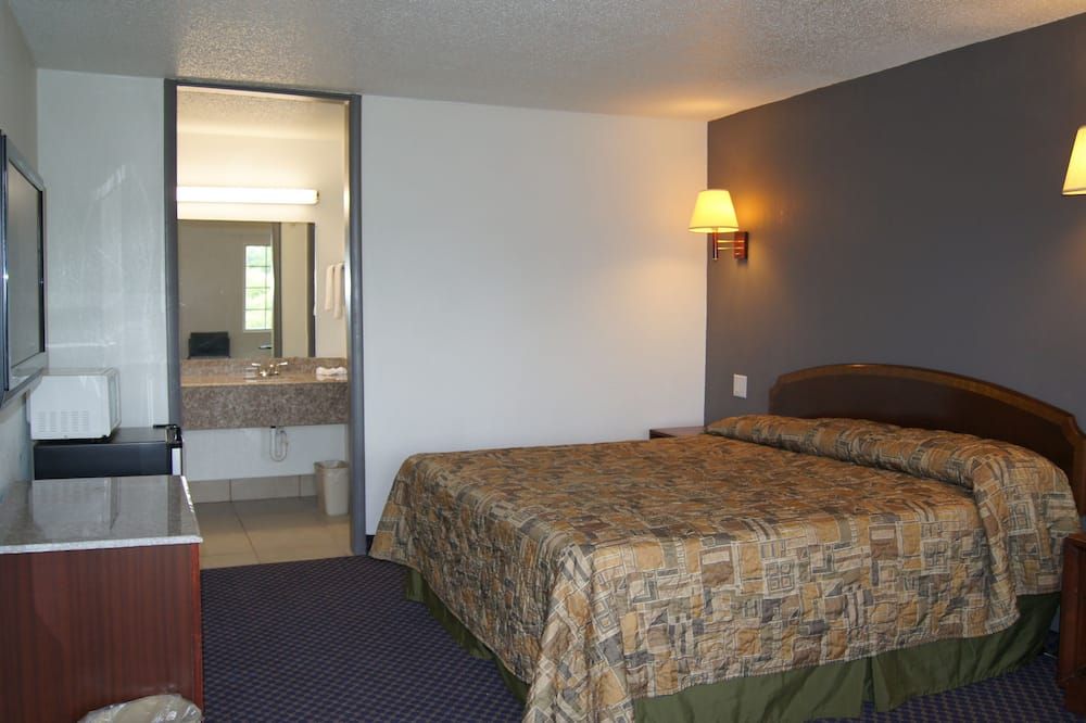 Bedroom view of Executive Inn