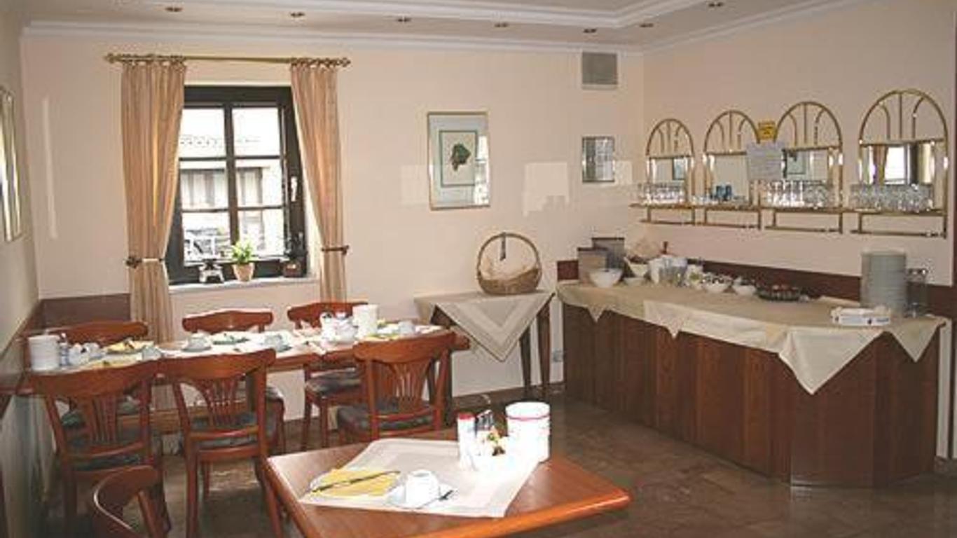 Hotel Wadegotia