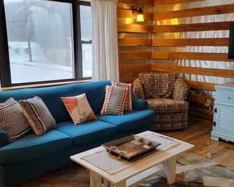 Riverview Suite - Friendsville - Living room