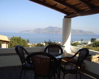 Hotel Da Franco Relax and Pool - Santa Marina Salina - Balcone