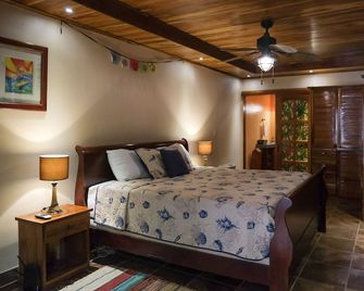 Gorgeous 3-bed Playa Guiones, remote work-friendly home w/ pool near everything - Nosara - Habitación