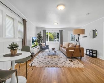 Walk to Downtown West Seattle - Seattle - Soggiorno