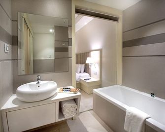 Hotel Royal Orbit - Jabalpur - Badkamer