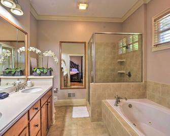 Pet-Friendly Getaway w/ Big Canoe Resort Perks! - Jasper - Bathroom
