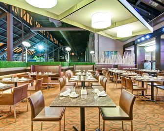Delta Hotels by Marriott Toronto East - טורונטו - מסעדה