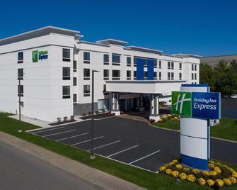 Holiday Inn Express Fishkill-MID Hudson Valley - Fishkill - Building