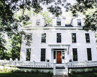 Judson Heath Colonial Inn - Saugatuck - Building