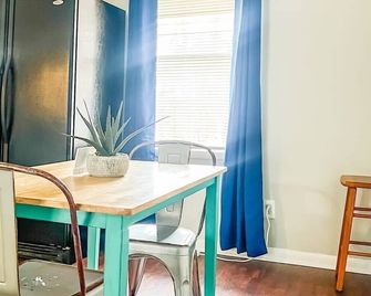 Boswell Bliss 3 - Huntsville - Dining room