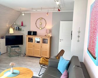 Ferienwohnung 'Pudelwohl' - Sankt Peter-Ording - Living room