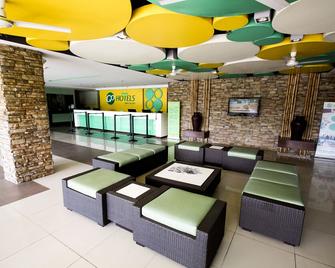 Go Hotels Bacolod - Bacólod - Lobby