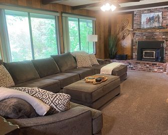 Spacious Family Vacation Retreat! - Packwood - Sala de estar