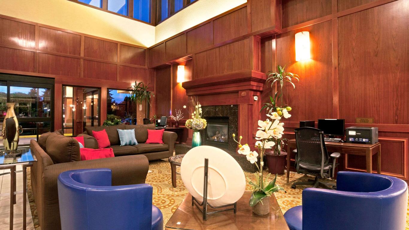 Ramada by Wyndham Tukwila Southcenter