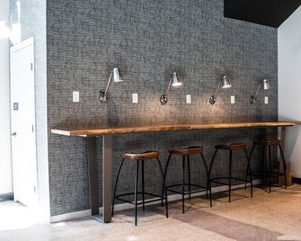 Sova Micro-Room & Social Hotel - Dallas