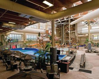 Great Smokies 2 Br: Adventure Park, Resort Pools, Golf, Dollywood-6.6 Mi. Away - Sevierville - Restaurant