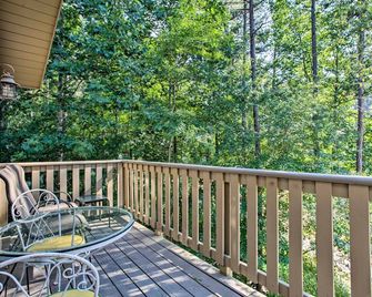 Keowee Keys Home with Mountains View and Lake Access! - Salem - Balcón