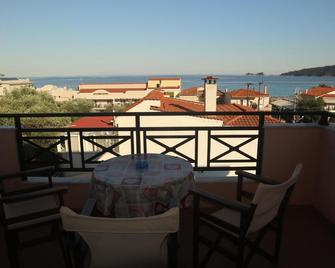 Liberty Hotel - Chrisi Ammoudia - Balcón