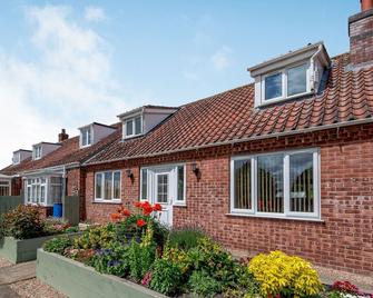 Woodland View - Market Rasen - Building