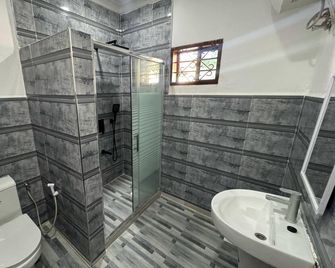 Cozy Stay Near Zanzibar Airport - Zanzibar - Bagno