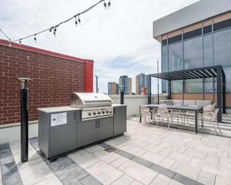 High Rise 1BR Condo w Balcony & Beautiful Views - Kitchener - Balcony