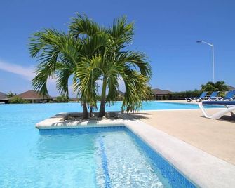 Ocean View Villa at Coolshade Ocho Rios - Priory - Pool