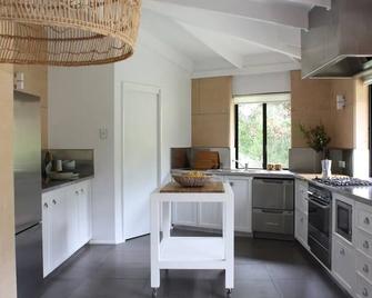 Witts End South luxury family home - Wellington Mill - Kitchen